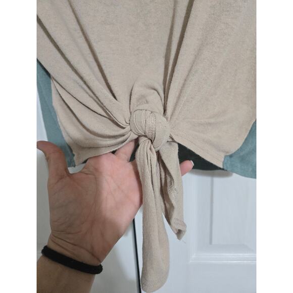 Umgee small women's knotted front striped tshirt - Picture 2 of 7